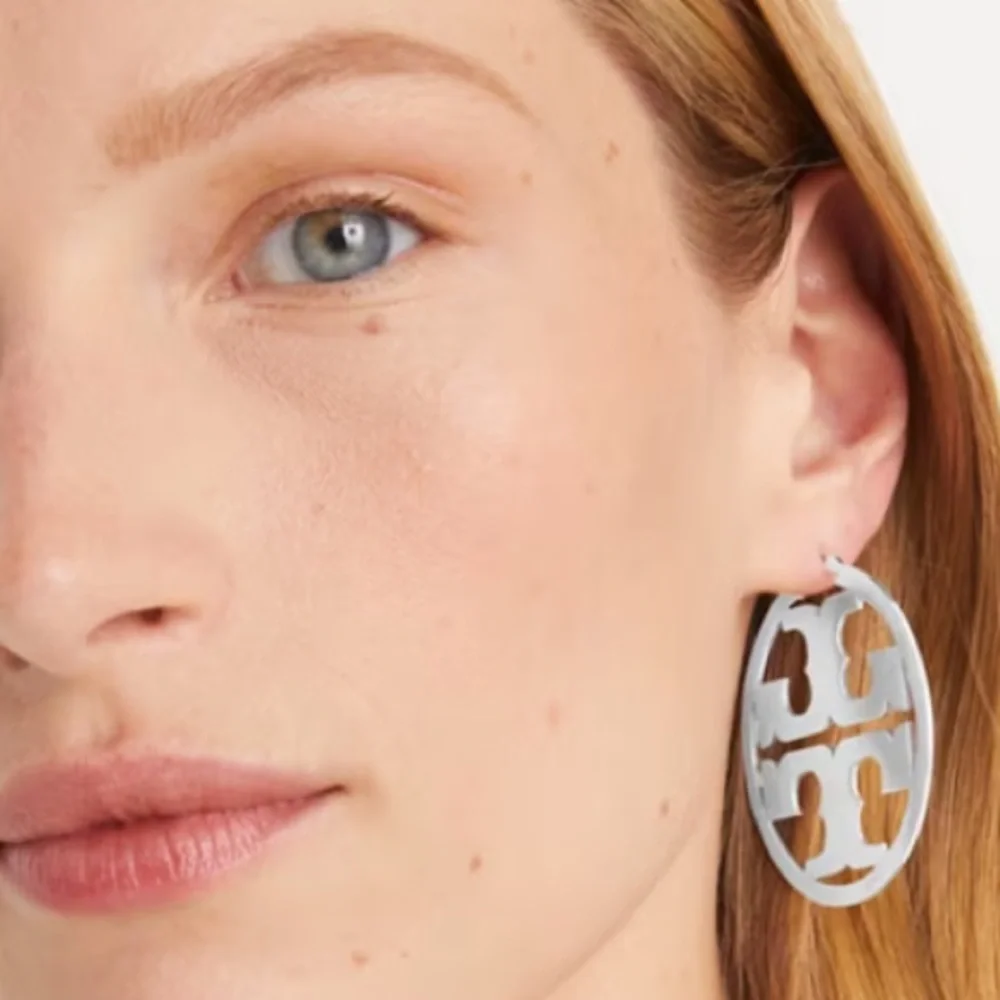 TORY BURCH LARGE ROSE GOLD MILLER LOGO HOOP EARRINGS - Picture 4 of 4